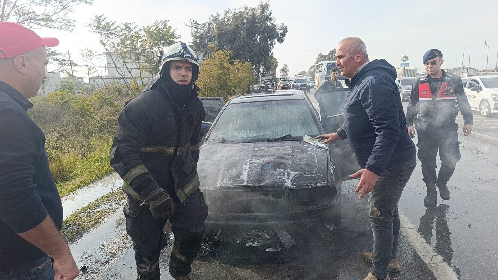 Bir Hafta Önce Satın Aldığı Araç Alev Alev Yandı (4)