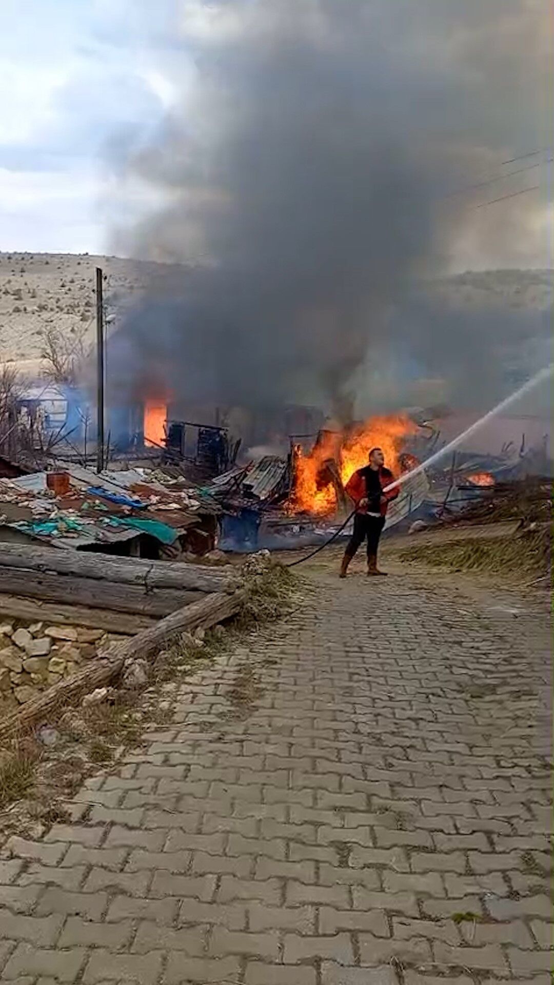 Bolu'da 3 Yapı Alevlere Teslim Oldu (3)