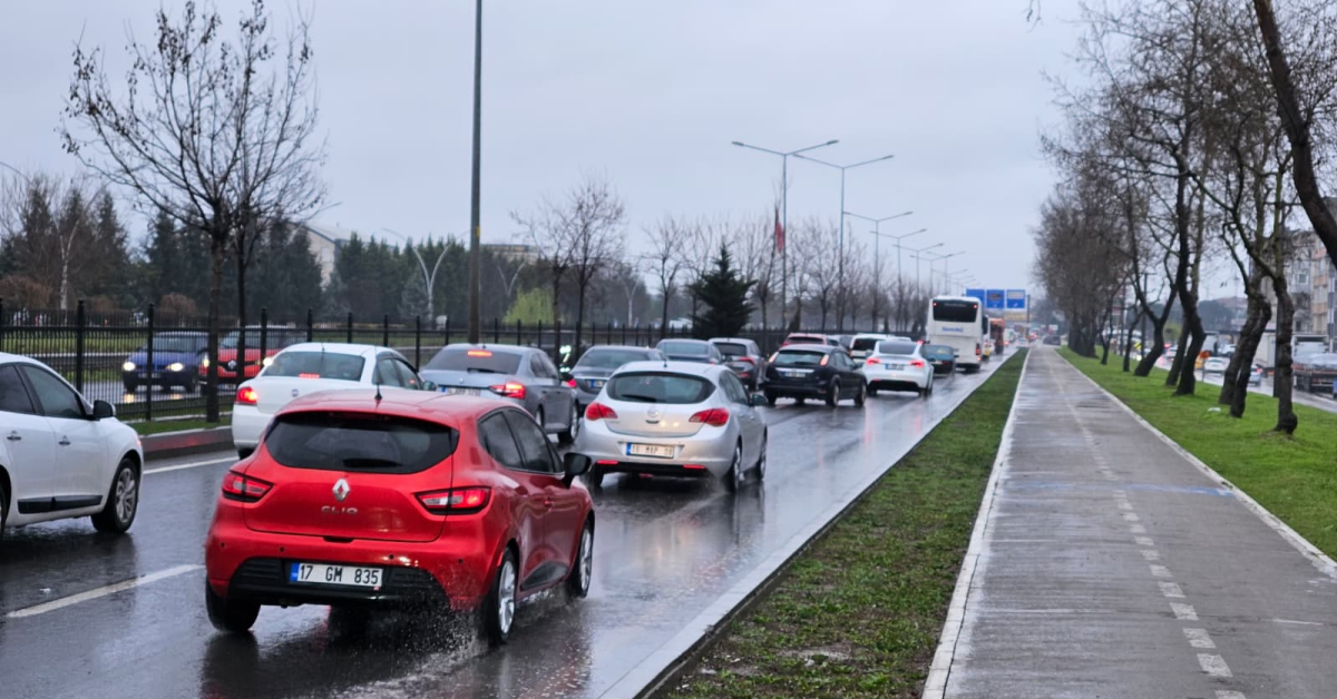 Bursa Ankara Karayolunda Trafik Durma Noktasına Geldi (3)