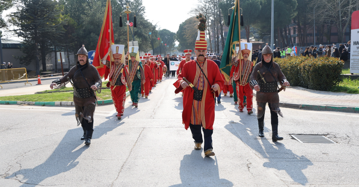 Bursa Uludağ Üniversitesi'nde Nevruz Coşkusu Gençlere Teknoloji Vurgusu (3)