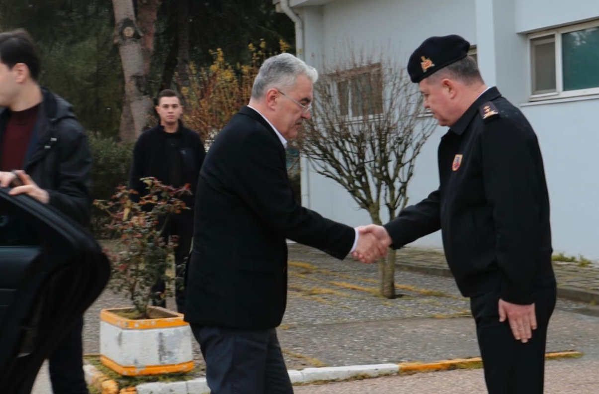 Bursa Valisi Ayyıldız Mehmetçiklerle Bayramlaştı (1)