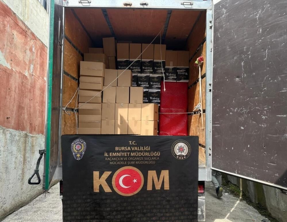 Bursa’da 6 Milyon 360 Bin Kaçak Makaron Ele Geçirildi! (1)