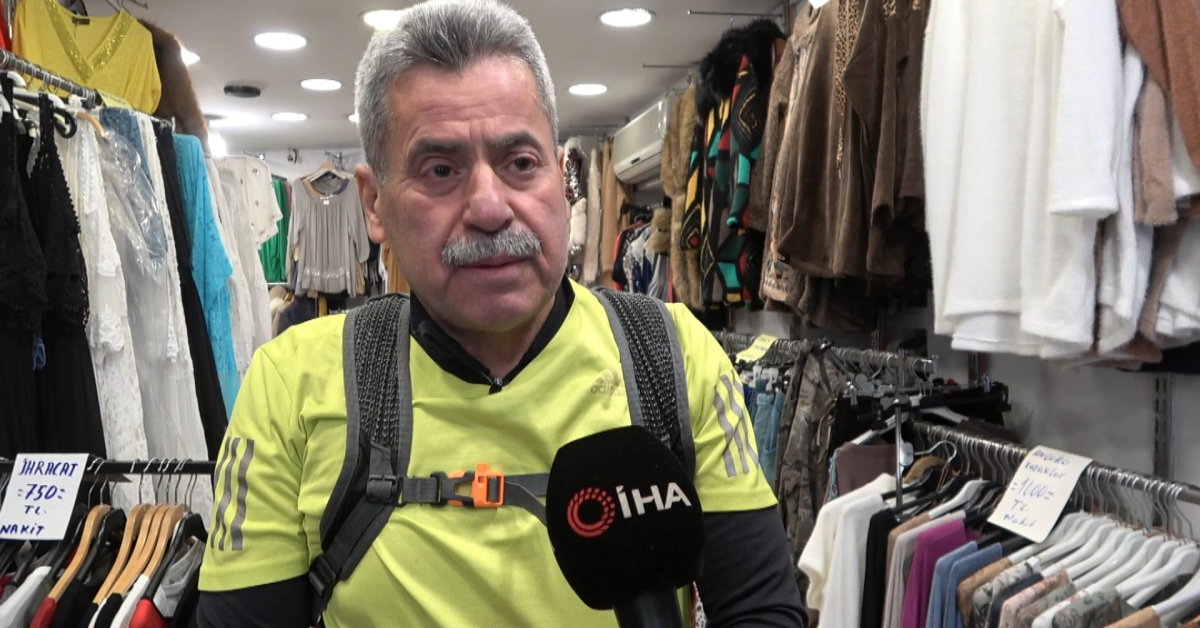 Bursa’da 66 Yaşındaki Esnaf Iftara Koşarak Gidiyor (1)