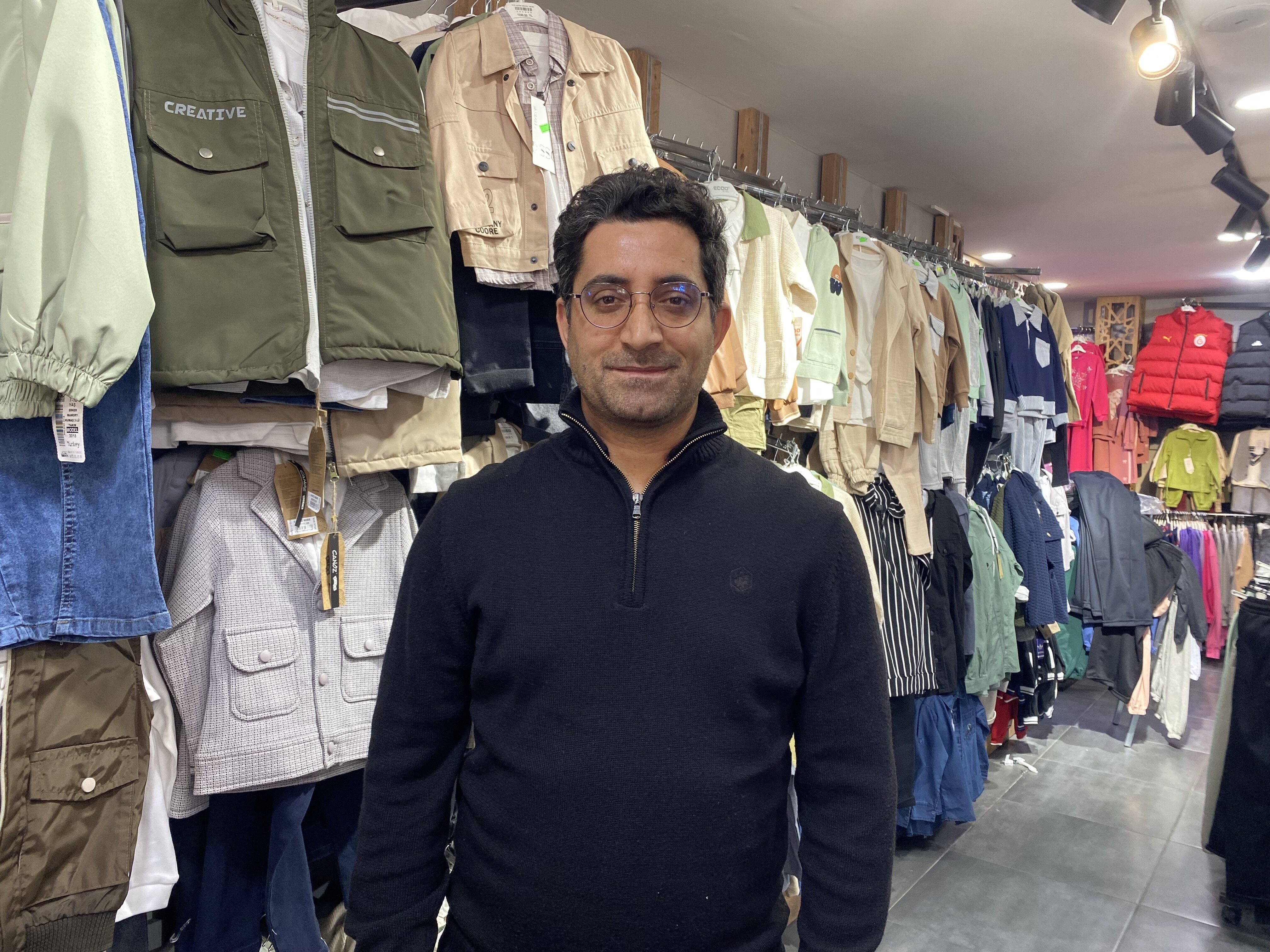 Bursa'da Bayram Yoğunluğunu Fırsat Bilen 2 Kadın 16 Bin Liralık Ürün Çaldı (2)