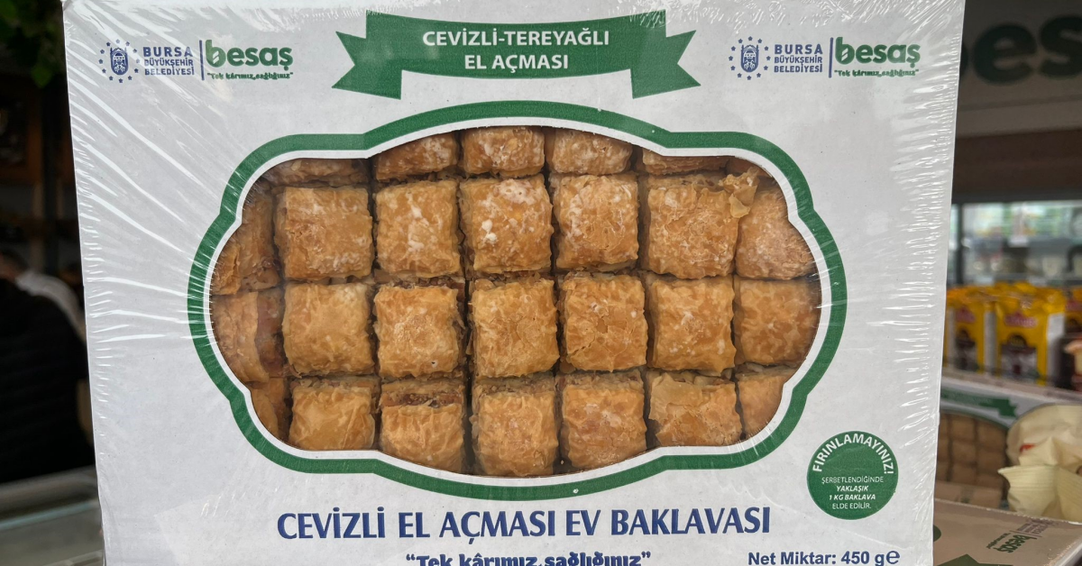 Bursa’da Besaş Baklavasına Yoğun İlgi 10 Bin Tepsi Kısa Sürede Tükendi (3)