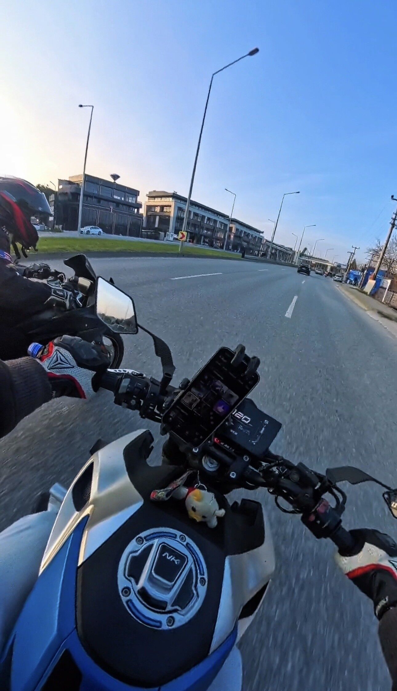 Bursa'da Bir Anda Şerit Değiştirdi, Motosikletler Çarpıştı (3)