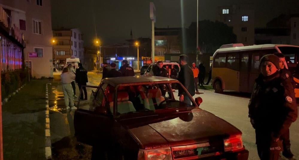 Bursa'da Öfkesini Aracına Zarar Verip Çıkardı! (3)