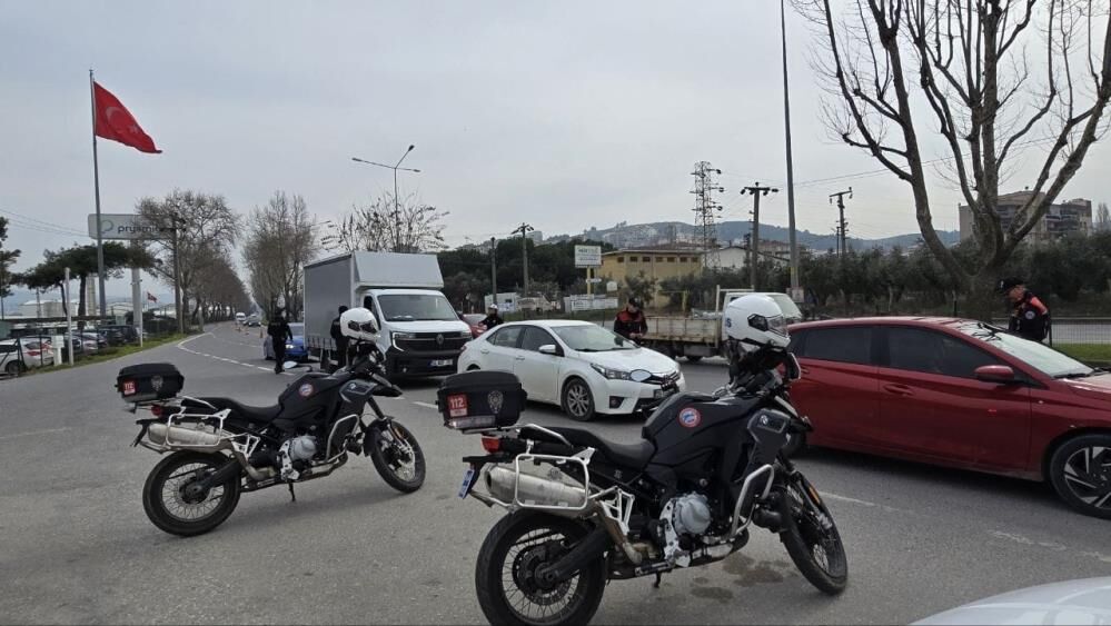 Bursa'da Polis Ekiplerinden Sıkı Denetim! (3)