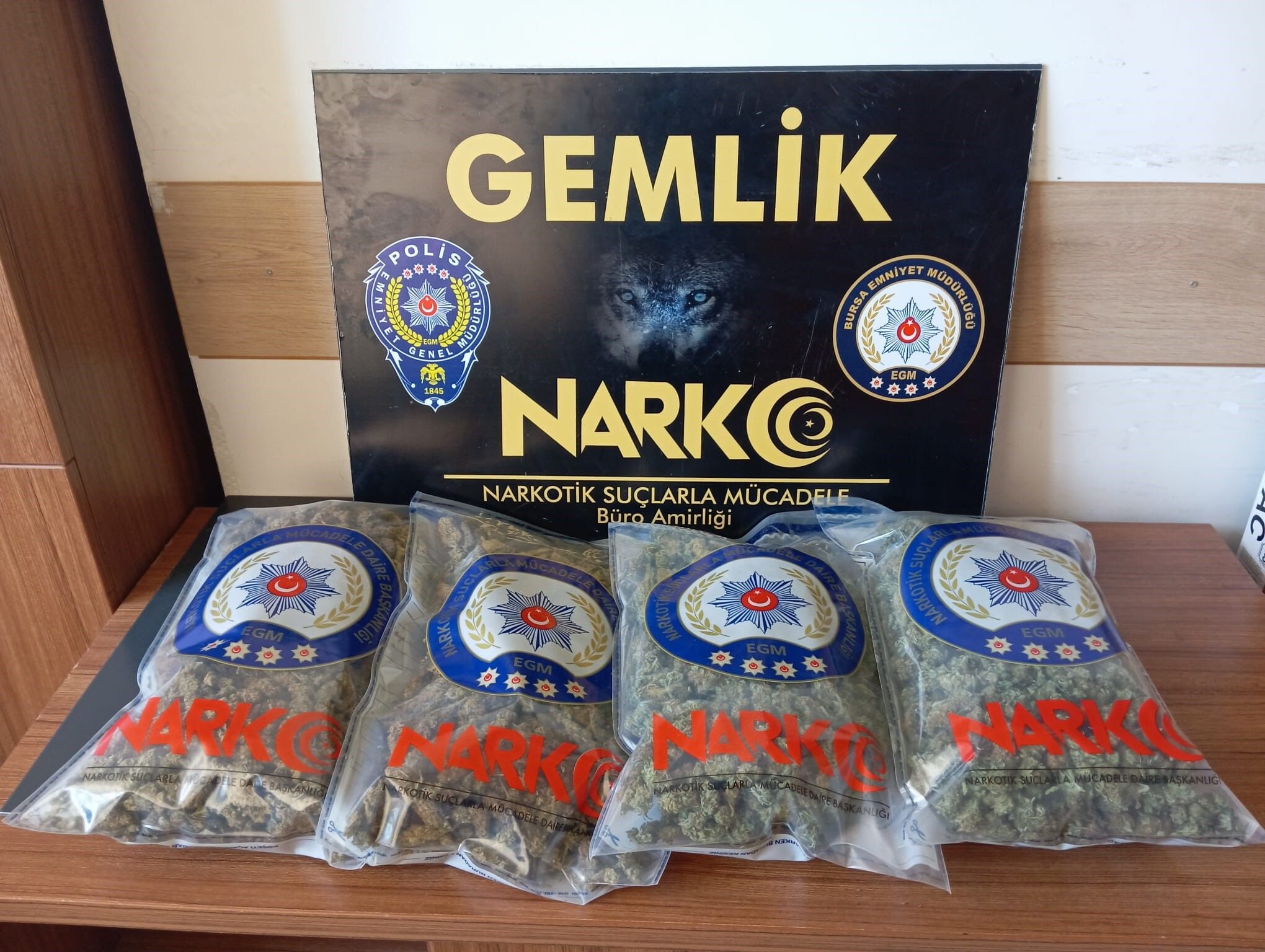 Bursa'da Uyuşturucu Tacirlerine Operasyon (1)