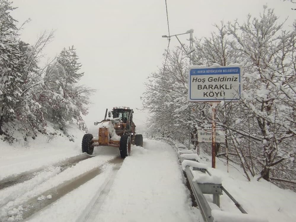 Bursa'nın Yüksek Kesimlerine Kar Yağıyor! (2)