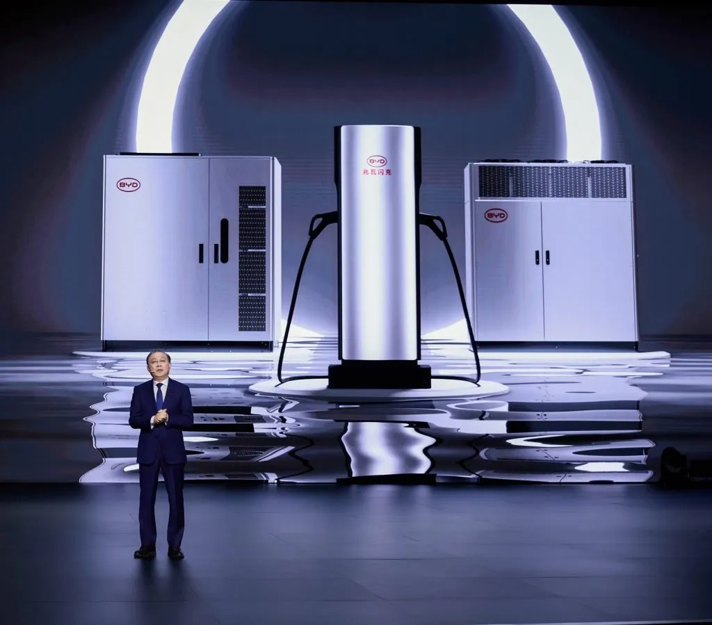 Byd’den Şaşırtan Hamle! 1 Saniyede 2 Km Menzil Ekleyen Ultra Hızlı Şarj Cihazı Geliyor (1)-1