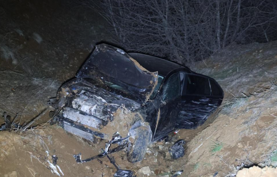 Elazığ’da Otomobil Şarampole Uçtu! 2’Si Ağır 5 Yaralı (1)