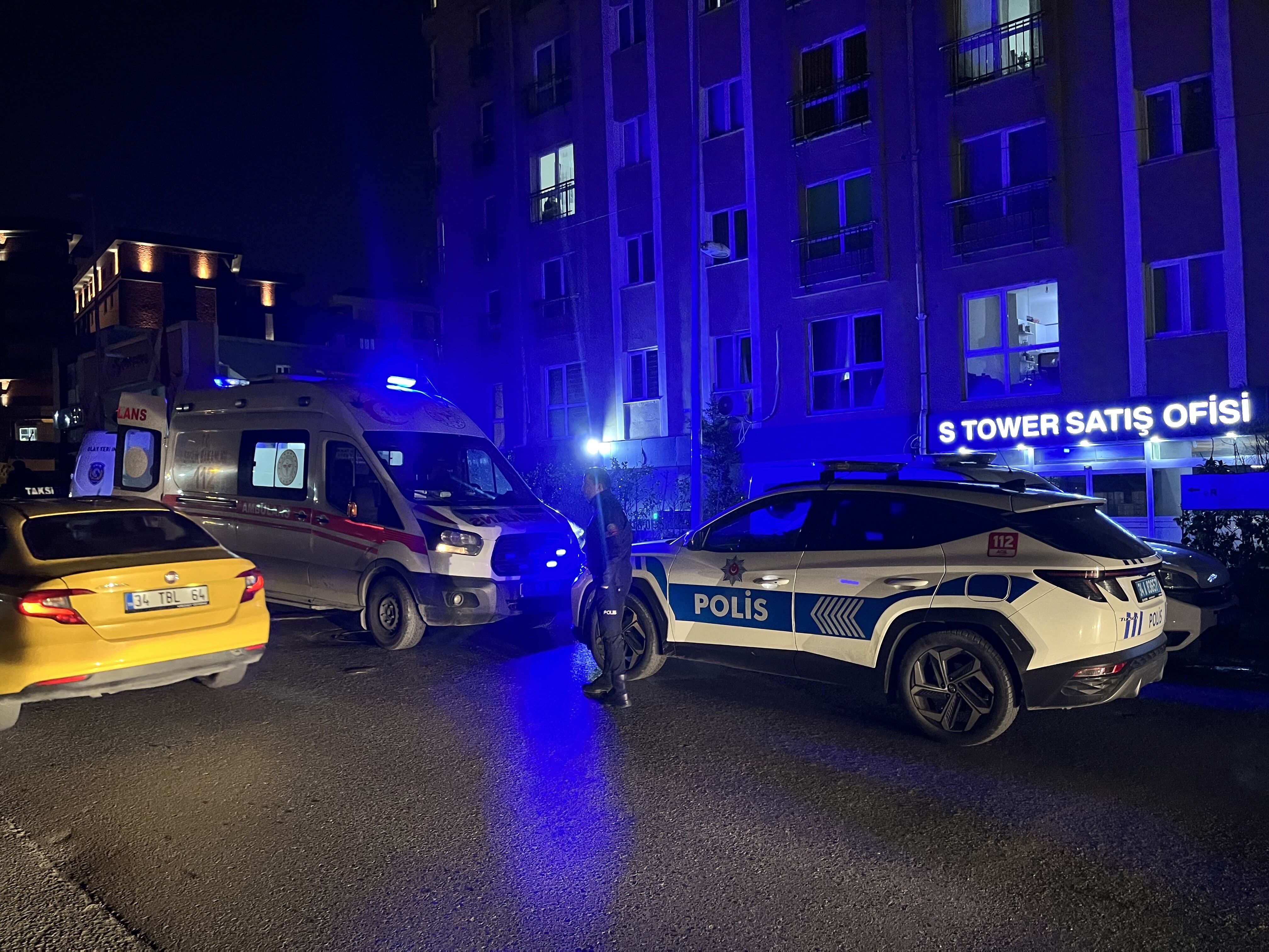 Esenyurt’ta 35 Katlı Binadan Düşen Kadın Hayatını Kaybetti (1)