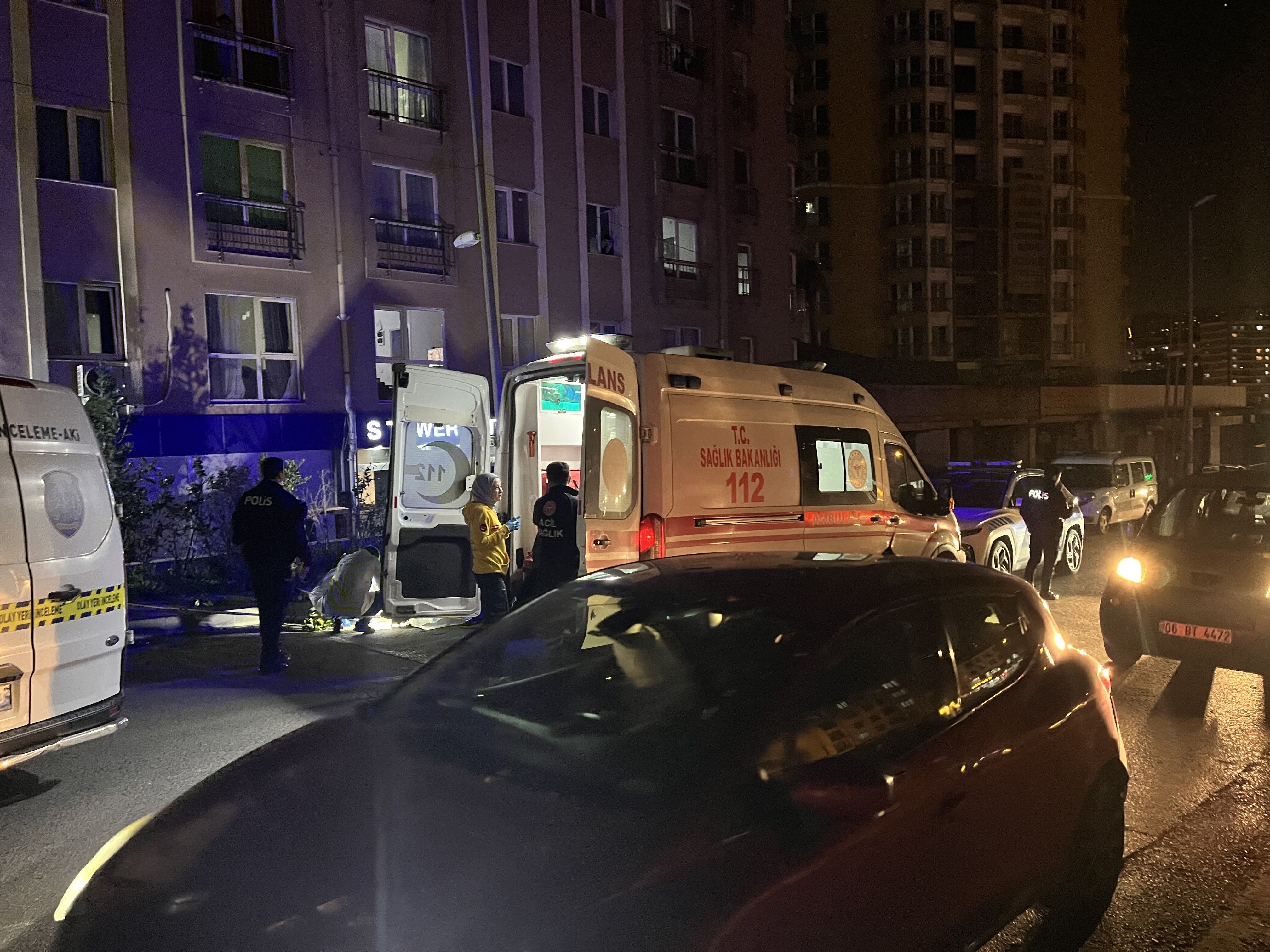 Esenyurt’ta 35 Katlı Binadan Düşen Kadın Hayatını Kaybetti (2)