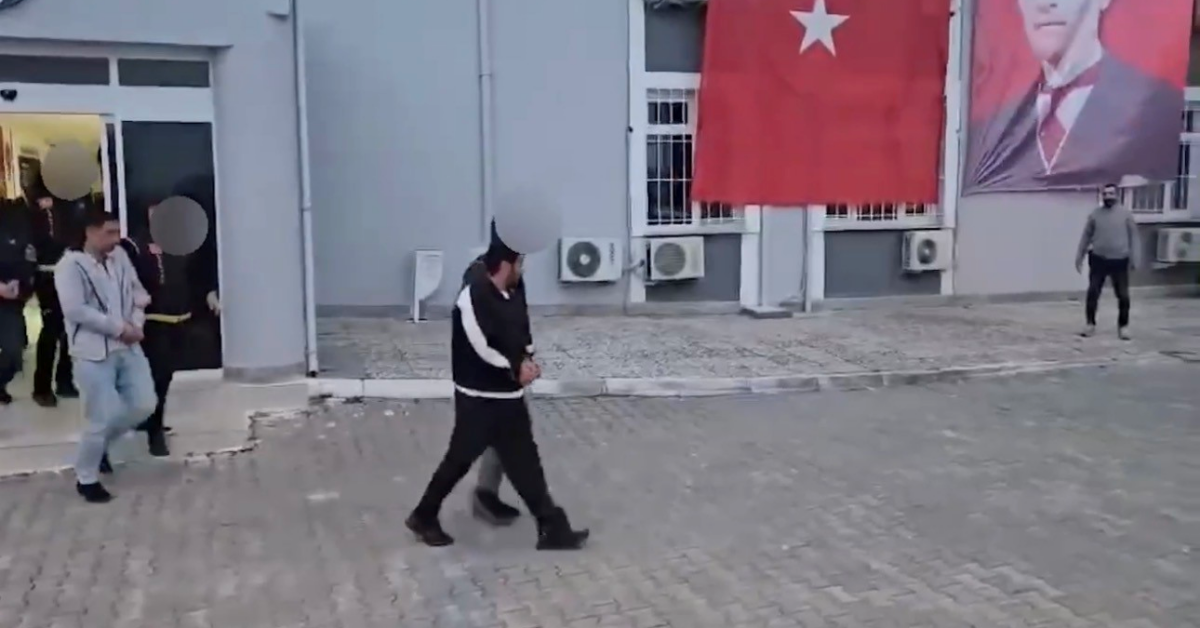 Gemlik’te Sokak Ortasında Silahlı Çatışma 3 Yaralı, 4 Tutuklama (2)