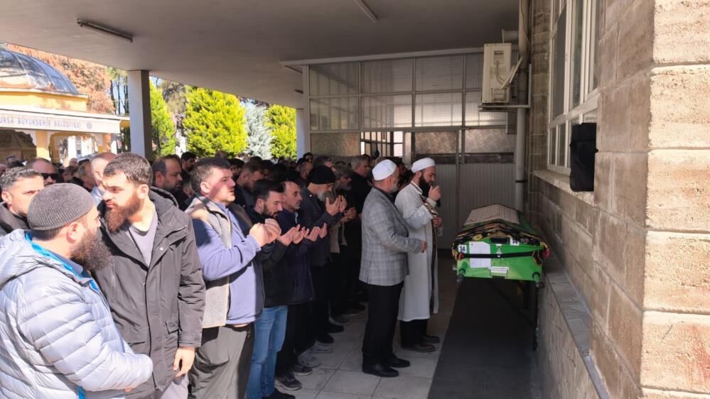 Gözyaşları Arasında Toprağa Verildi! (2)