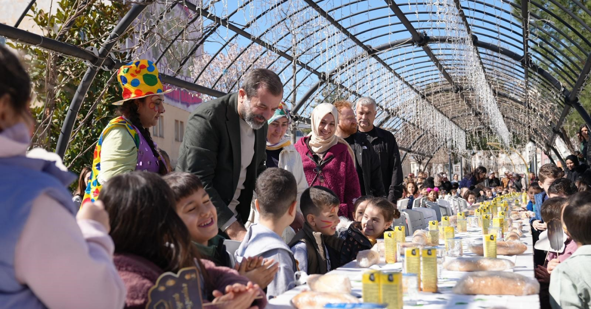 Gürsu’da Miniklerin İftar Sevinci Yarım Günlük Oruçlar Dualarla Açıldı (1)