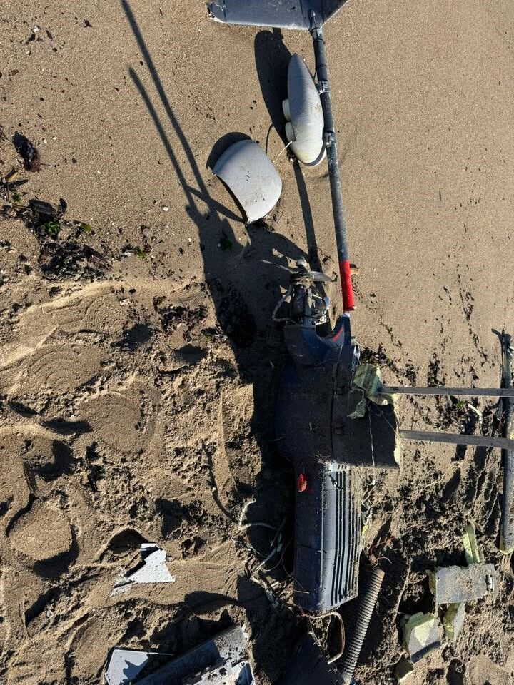 Halk Plajında İha Alarmı! Patlayıcı Taşıyabileceği Şüphesiyle 400 Metre Yarıçaplı Alan Boşaltıldı (1)