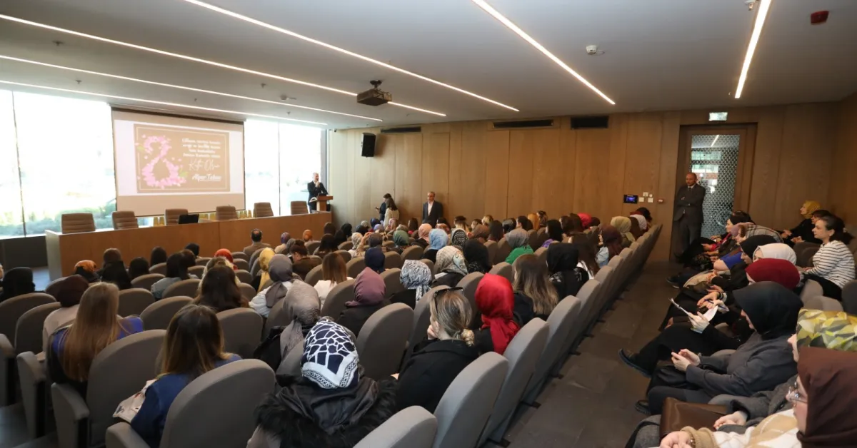 İnegöl Belediyesi’nde Kadın Personele 8 Mart Sürprizi (4)