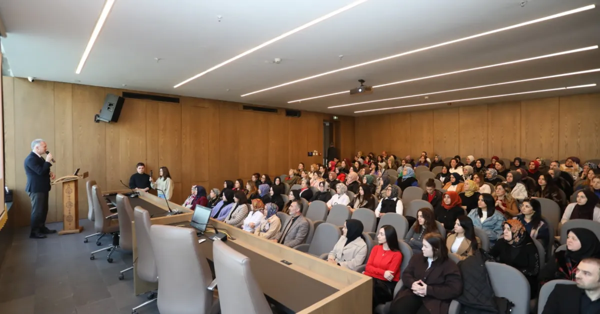 İnegöl Belediyesi’nde Kadın Personele 8 Mart Sürprizi (5)