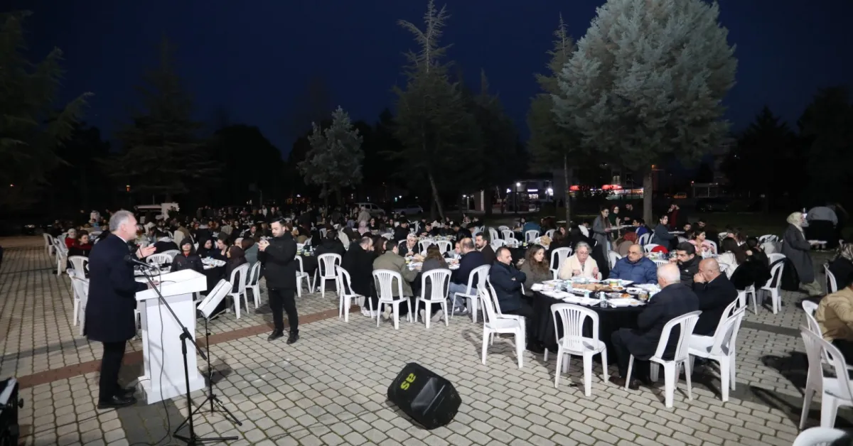 İnegöl İşletme Fakültesinde 500 Öğrenciyle İftar (4)