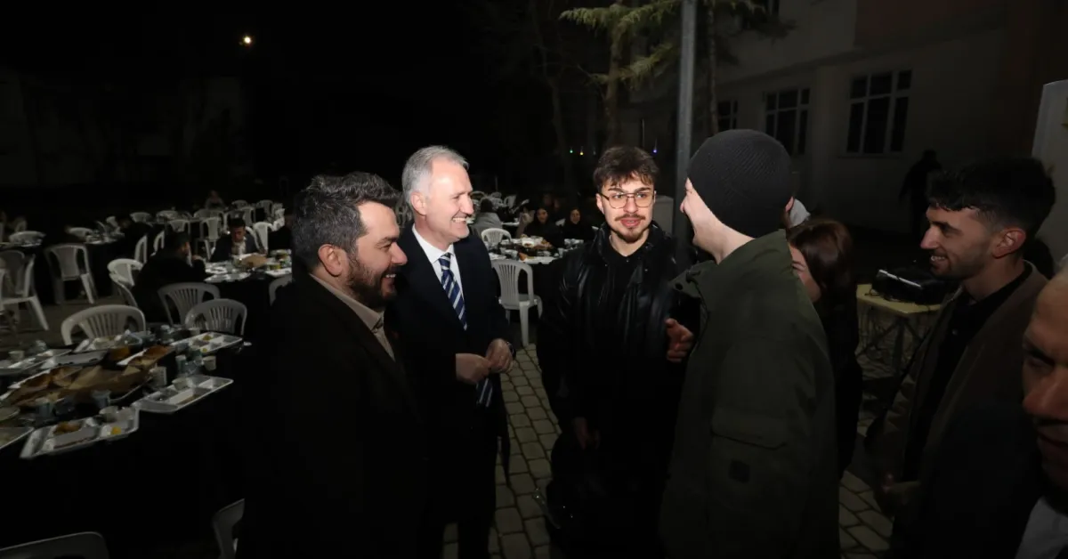 İnegöl İşletme Fakültesinde 500 Öğrenciyle İftar (7)