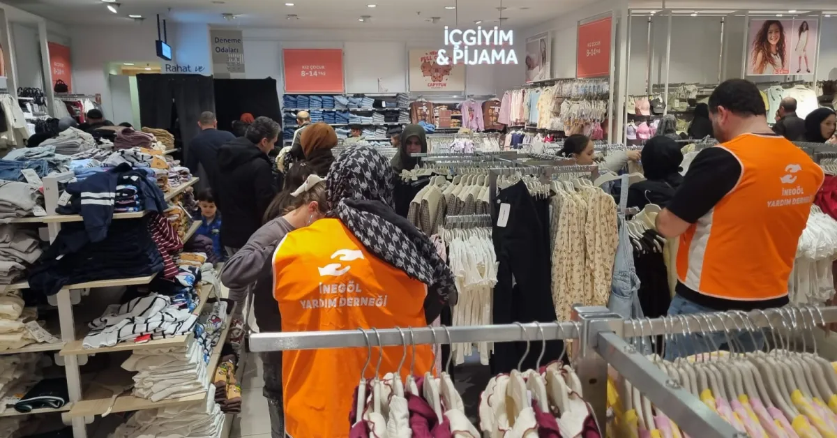 İnegöl’de 1000 Çocuğa Bayramlık Desteği (3)