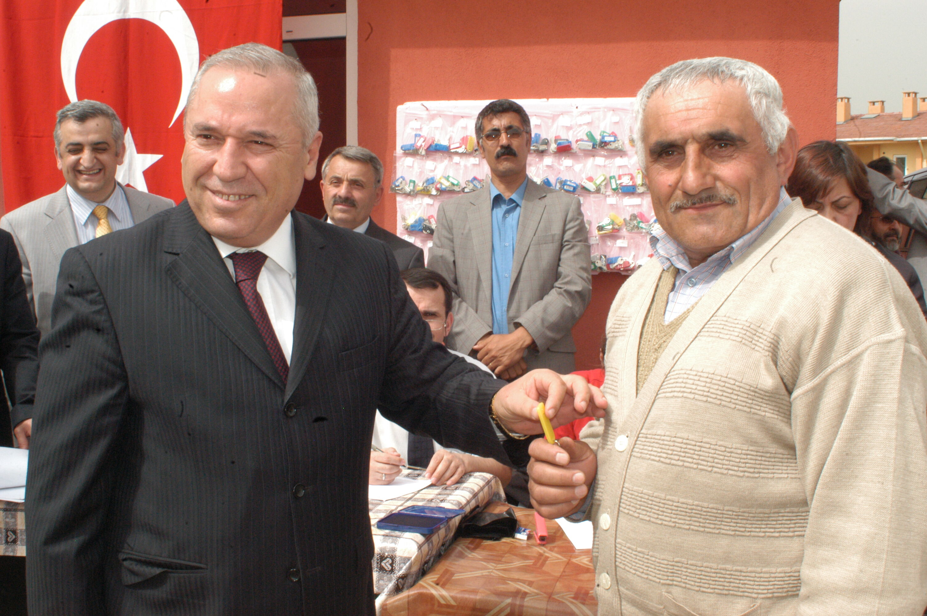 İnegöl’de 39 Yıllık Bekleyiş Sona Erdi Toki Afet Konut Gençgazete (4)