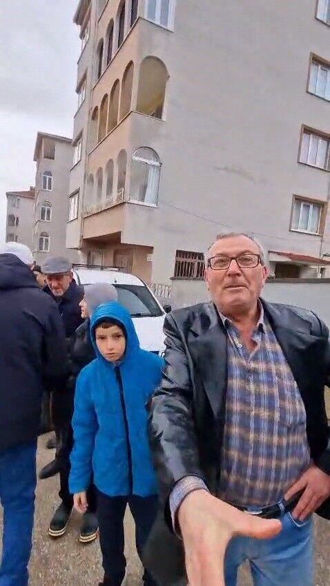 İnegöl’de 60 Yıllık Bayram Geleneği! 1 Kilometrelik Kuyruk Oluştu (1)-3