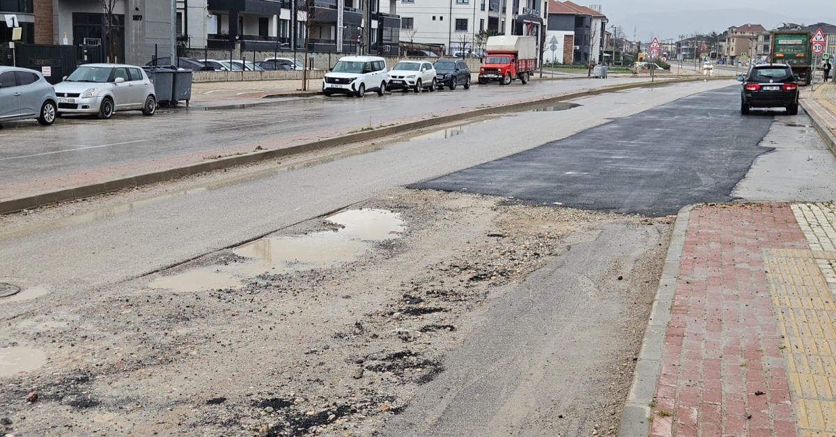 İnegöl’de Asfalt Tartışması Büyüyor “Hizmet” Mi “Yarım Iş” Mi (4)