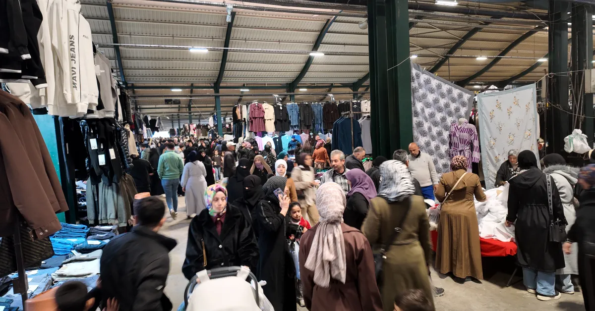 İnegöl’de Bayramlık Alışverişin Maliyeti Ne Kadar İnegöl'de Bir Çocuğun Bayramlığı Kaç Tl Tutuyor (2)