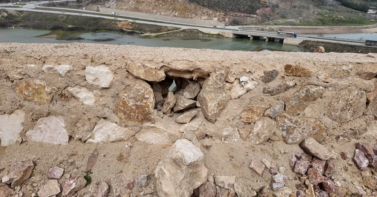 İnegöl'de Gündem Olan Millet Bahçesi Duvarlarını Yerinde İnceledik (2)