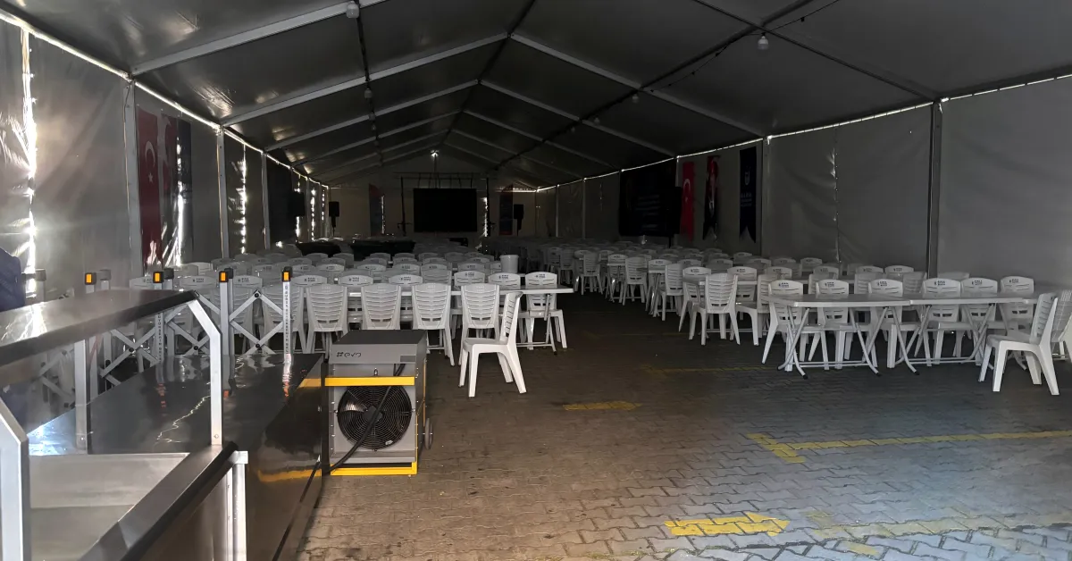 İnegöl'de Her Akşam Yüzlerce Kişi İftarda Buluşuyor (2)