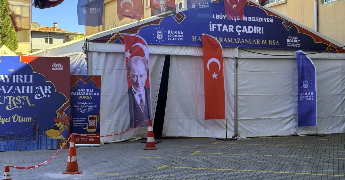 İnegöl'de Her Akşam Yüzlerce Kişi İftarda Buluşuyor (3)