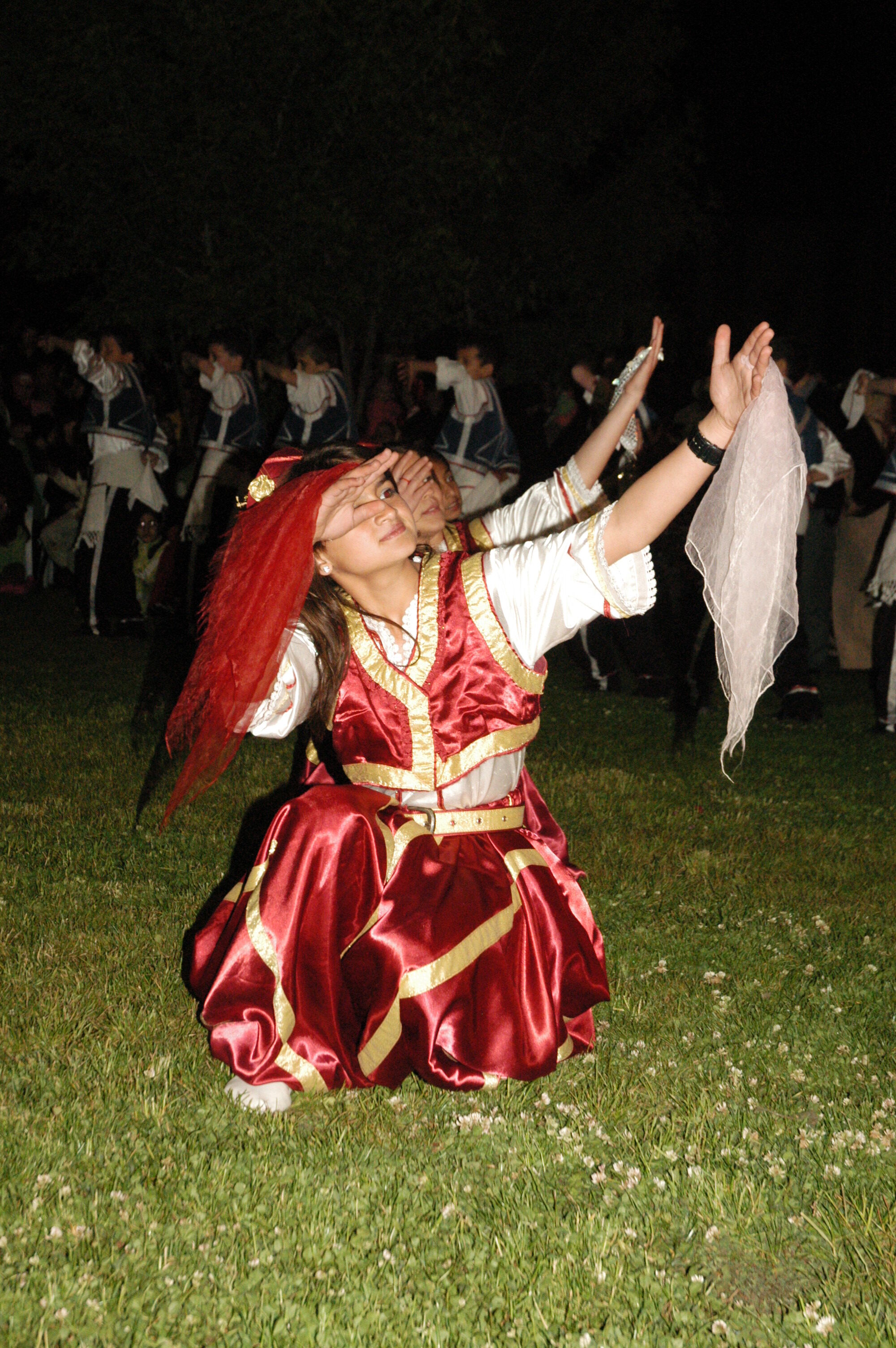 İnegöl’de Hıdrellez Coşkusu Botanik Park’ta Arşivden 2008 Gençgazete (2)-1