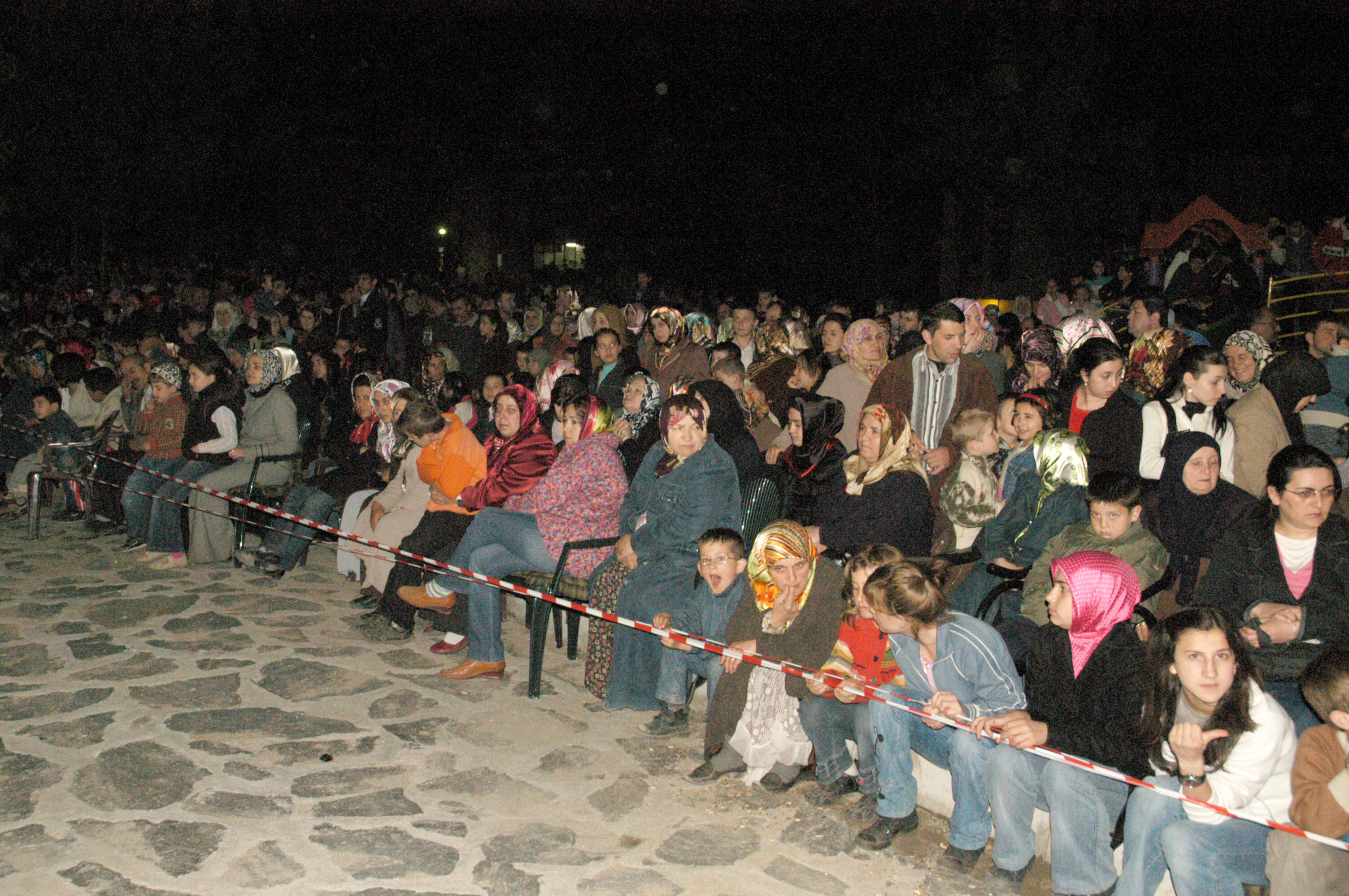 İnegöl’de Hıdrellez Coşkusu Botanik Park’ta Arşivden 2008 Gençgazete (6)