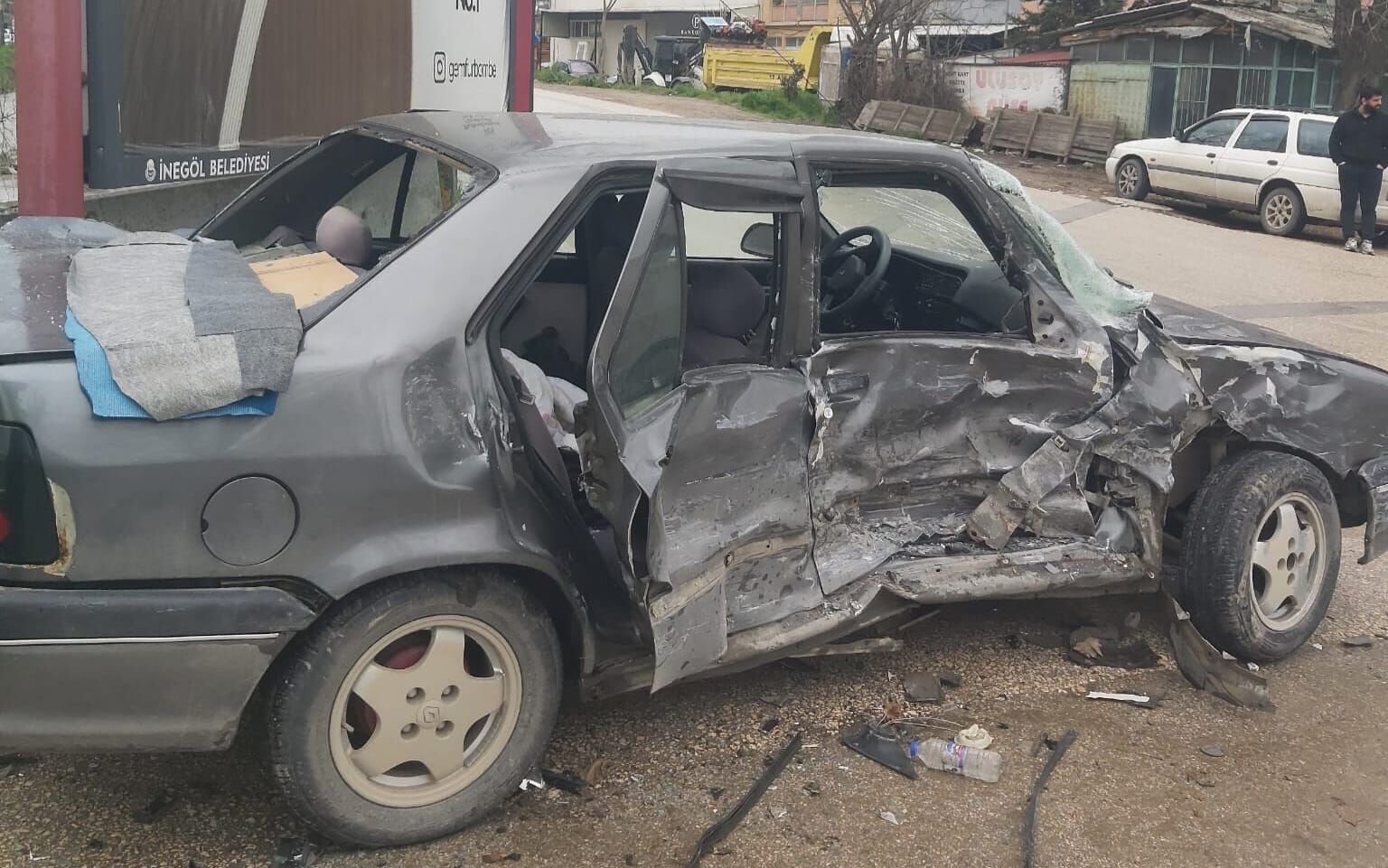 İnegöl'de Korkunç Kaza! Çok Sayıda Yaralı Var (8)