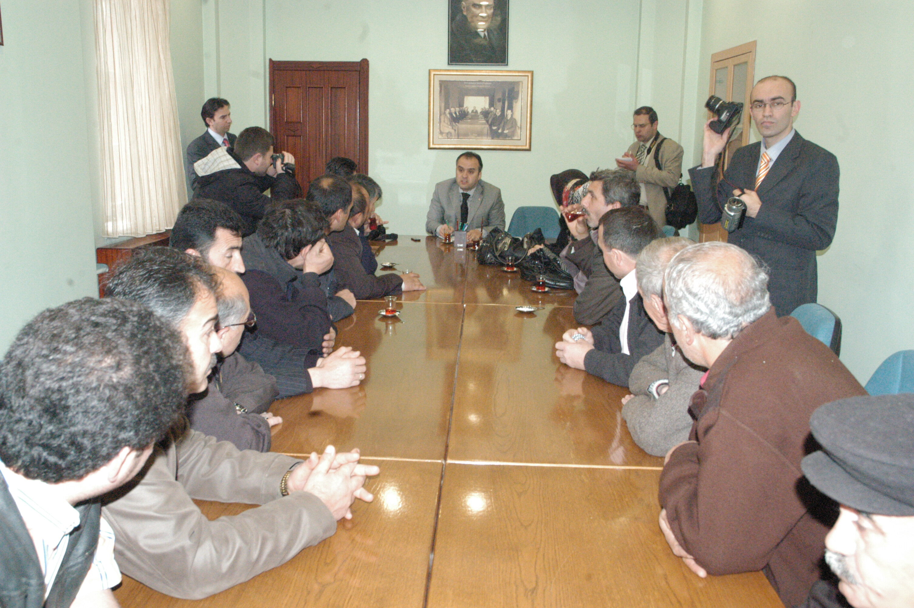 İnegöl'de Pazarcı Esnafının Yer Tartışması Arşiv Haber 2008 Gençgazete (3)