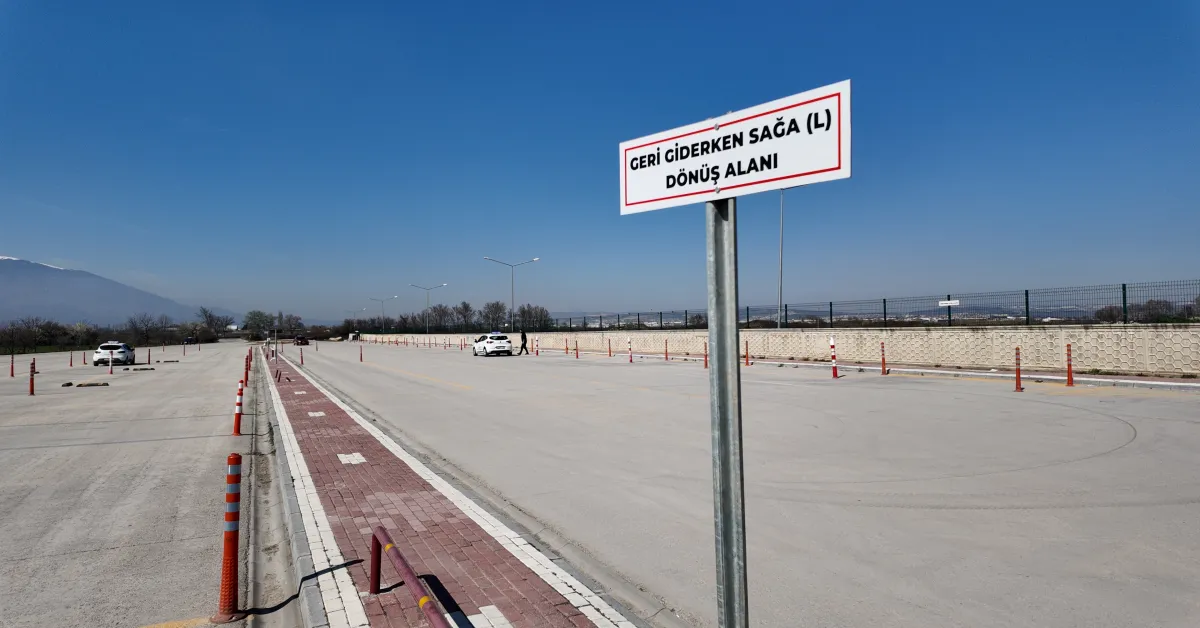 İnegöl’de Sürücü Adayları Yeni Alanda Eğitim Alıyor (2)