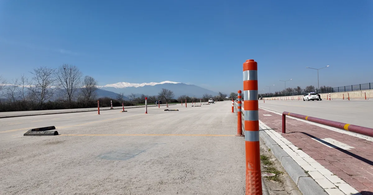 İnegöl’de Sürücü Adayları Yeni Alanda Eğitim Alıyor (3)