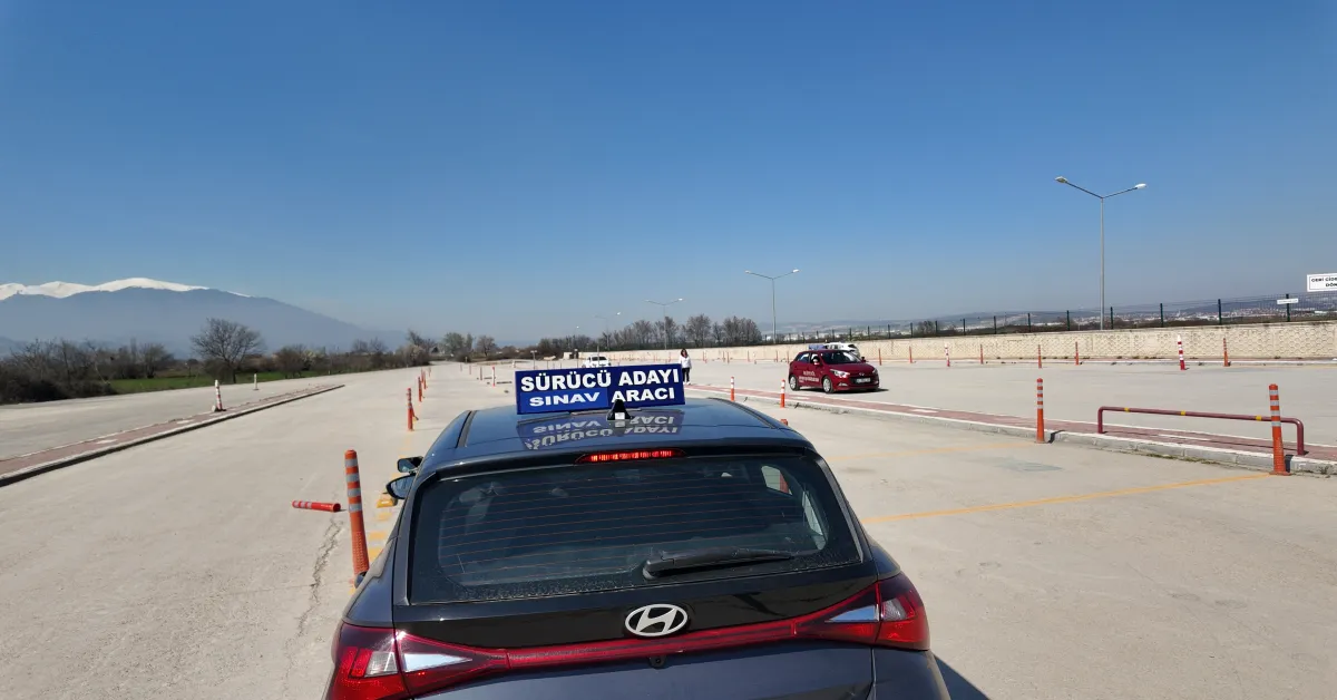 İnegöl’de Sürücü Adayları Yeni Alanda Eğitim Alıyor (5)