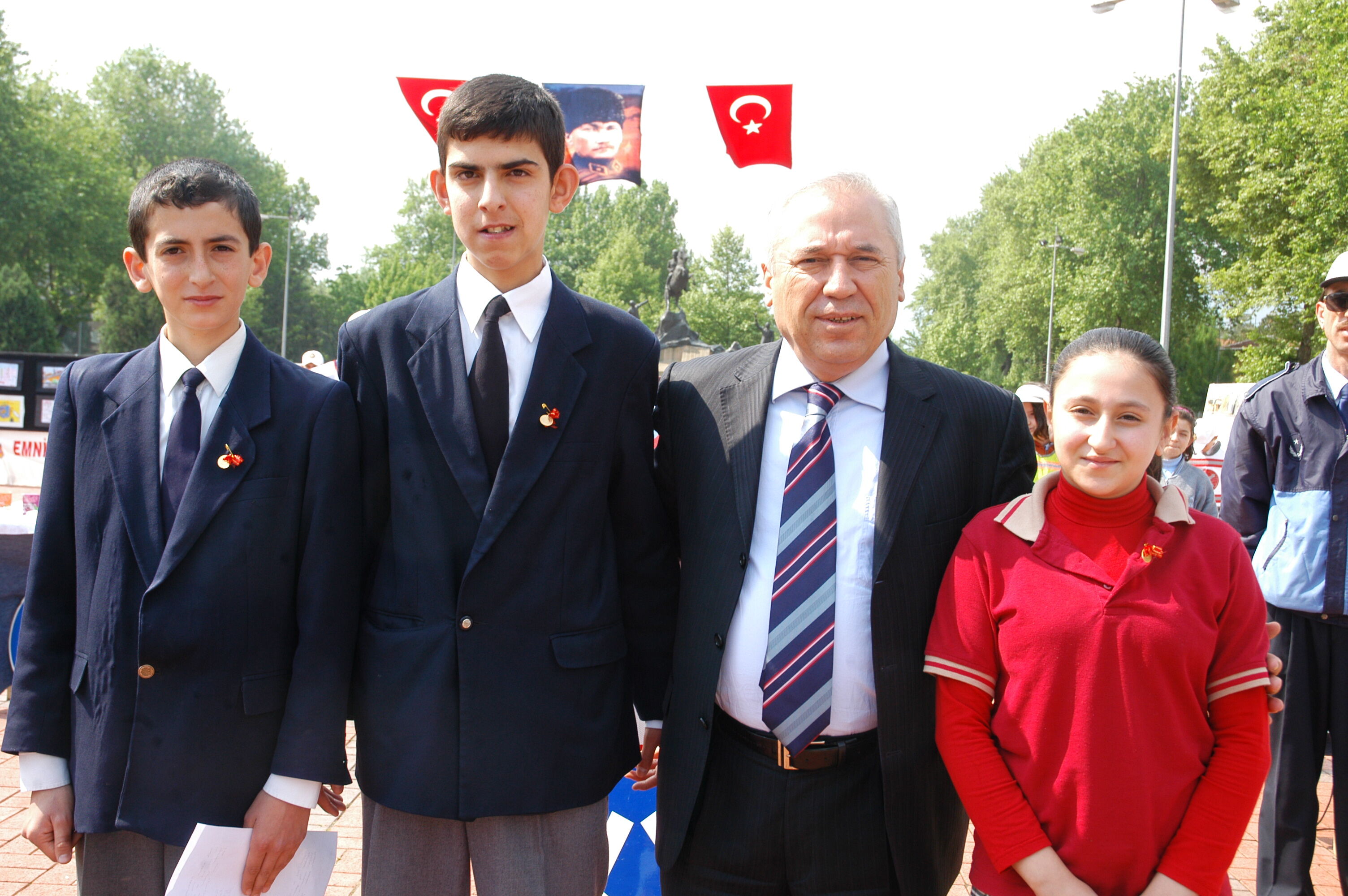 İnegöl’den Trafik Güvenliği Mesajı Arşivden 2008 Gençgazete (8)