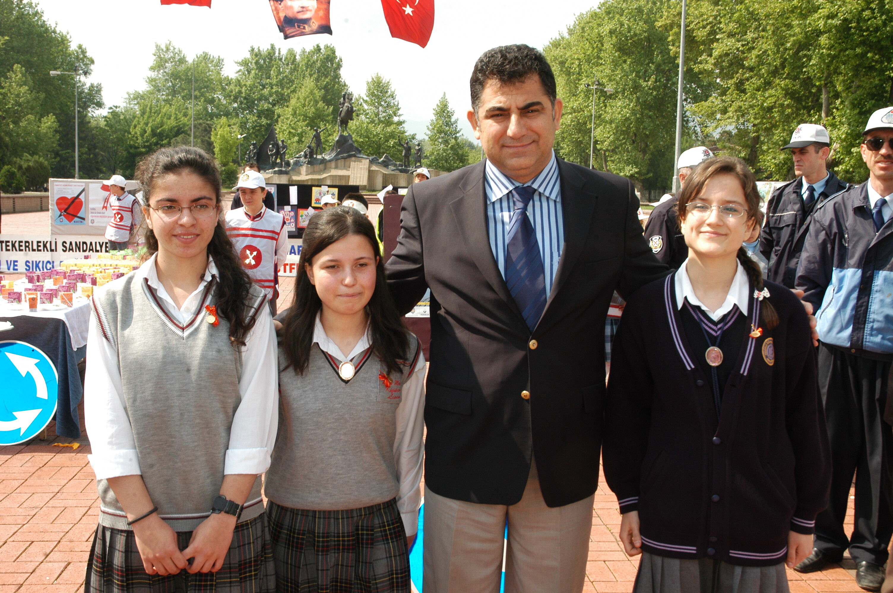 İnegöl’den Trafik Güvenliği Mesajı Arşivden 2008 Gençgazete (9)