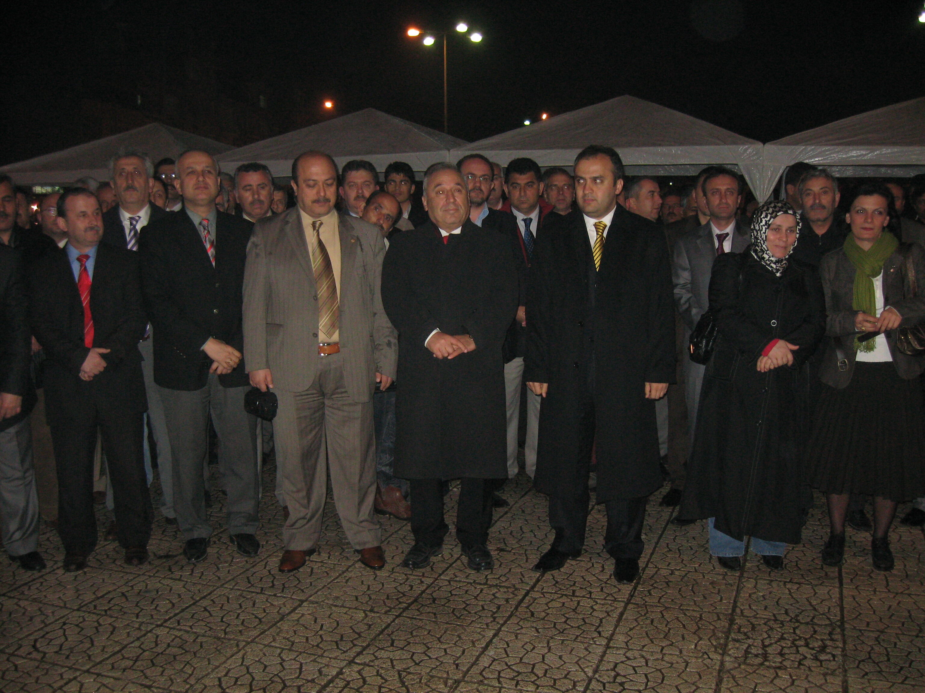 İnegöllü Çanakkale Şehitlerinin İsimlerini Taşıyan Saat Kulesi Arşiv 2008 Gençgazete (4)