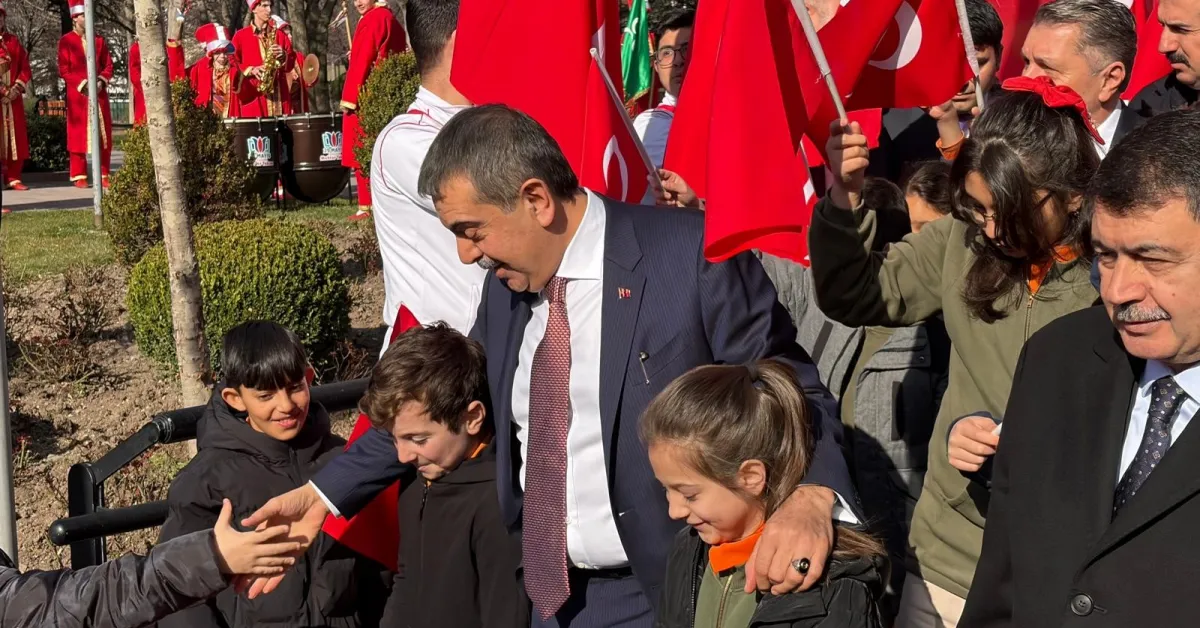 İstiklal Marşı Töreninde Tekin’den Gençlere Mesaj (2)