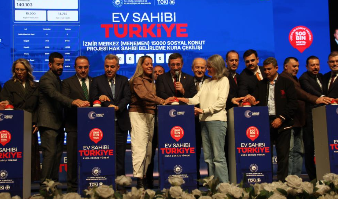 İzmir'de 21 Bin Konutun Kurası Çekildi (1)