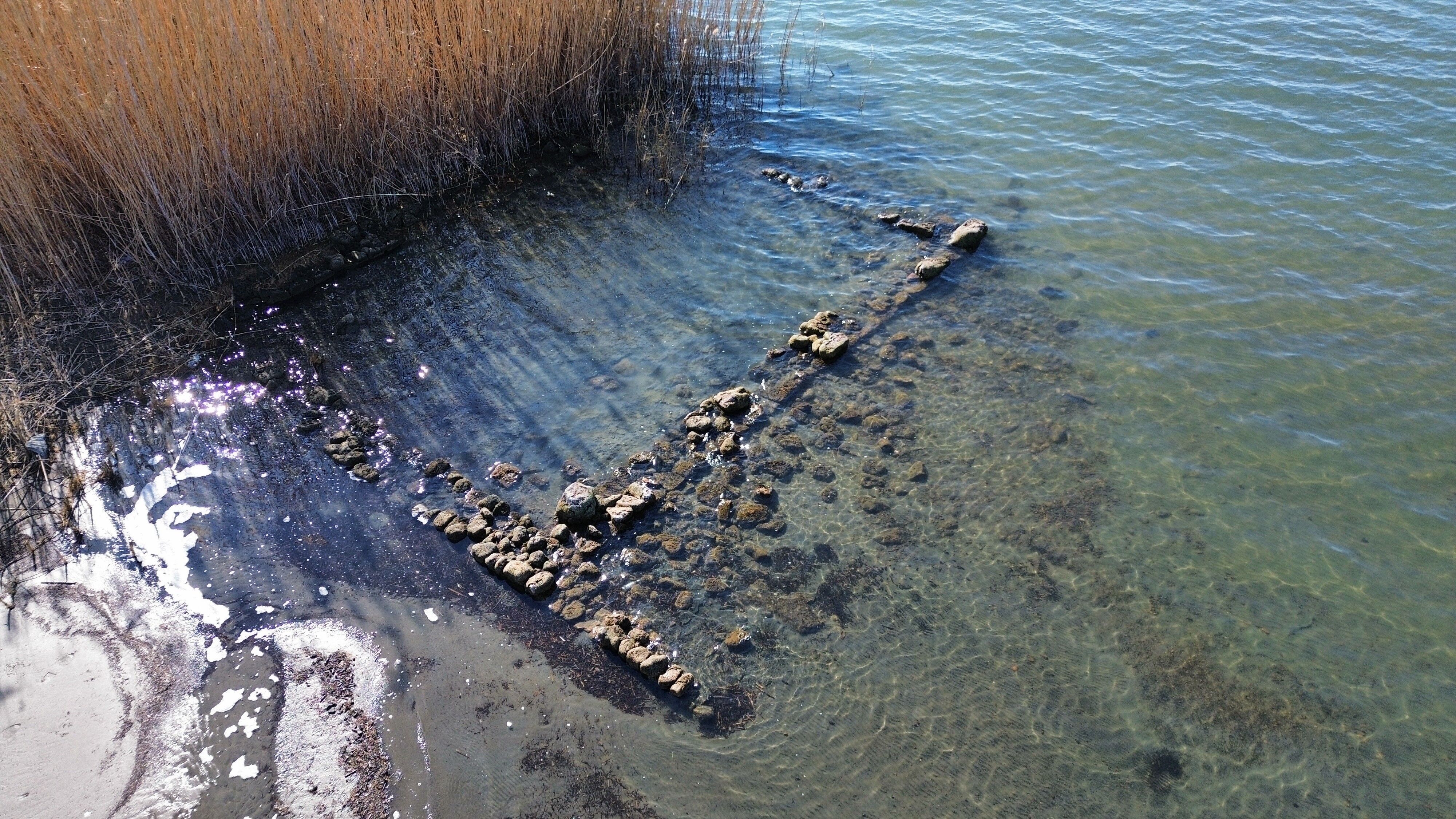 İznik Gölü'nde Sular Çekildi...bir Tarihi Eser Günyüzüne Çıktı (3)
