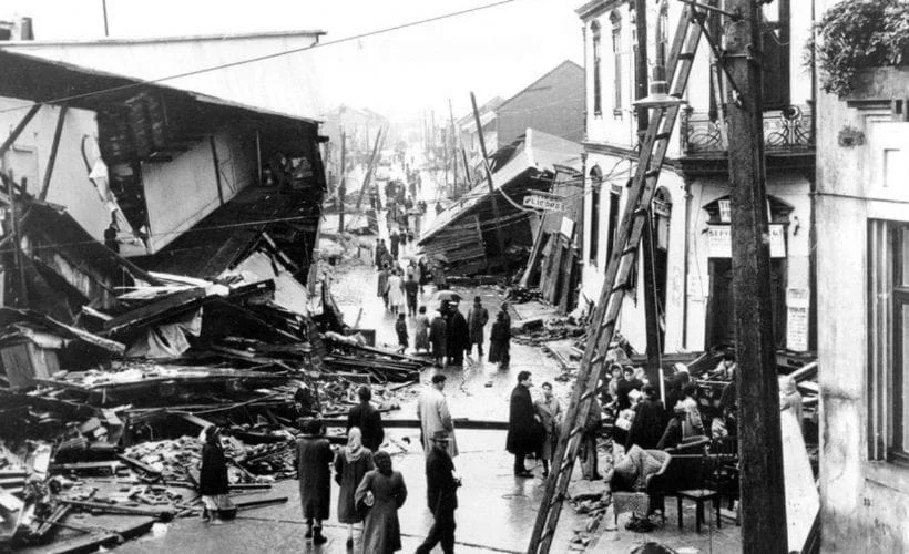 Karakas Depremle Yıkıldı