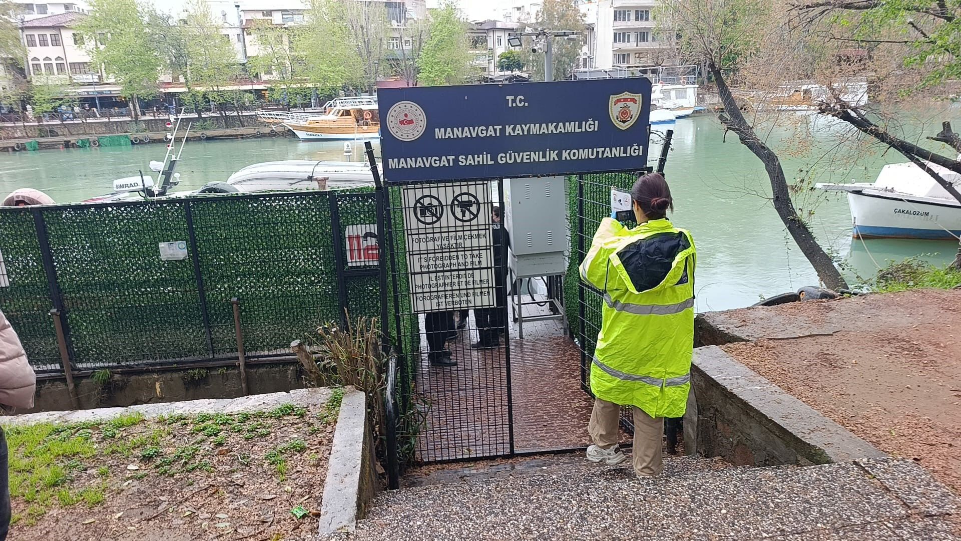 Kayıp Olarak Aranan 29 Yaşındaki Öğretmen Adayının Irmakta Cansız Bedeni Bulundu (5)