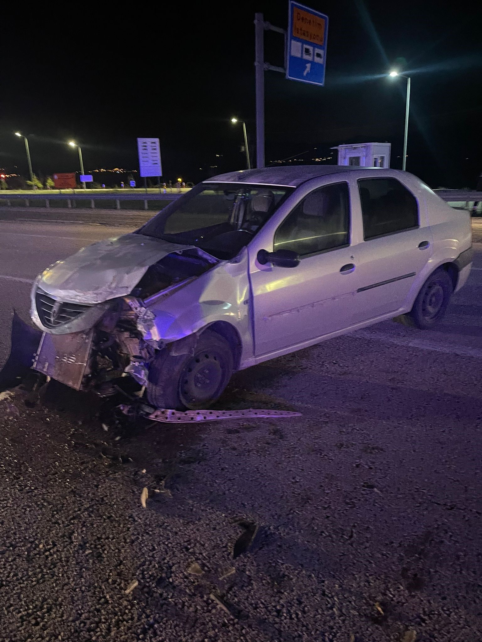 Kaza Yapan Otomobil Ters Döndü 7 Yaralı (1)